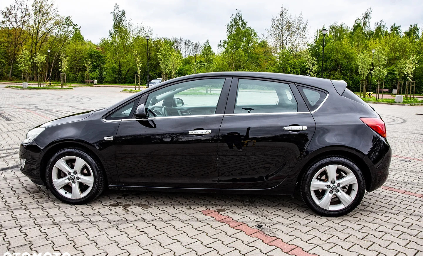 Opel Astra cena 26500 przebieg: 219000, rok produkcji 2011 z Płock małe 191